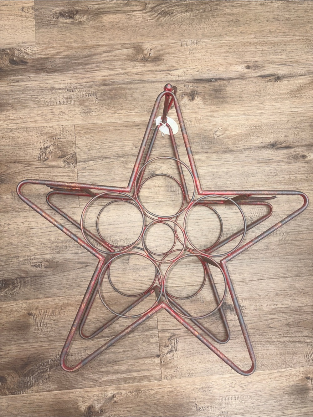 Red Star-Shaped Metal Bottle Rack - Decorative Wine Holder